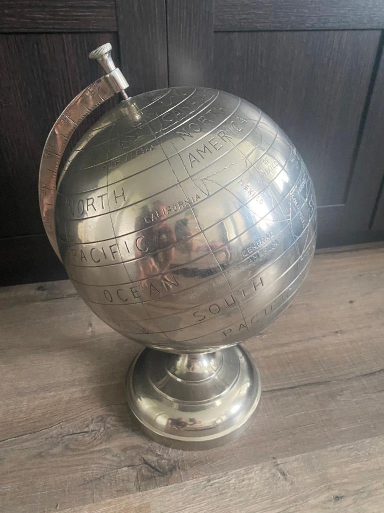Prachtige metalen wereldbol, Ophalen, Zo goed als nieuw
