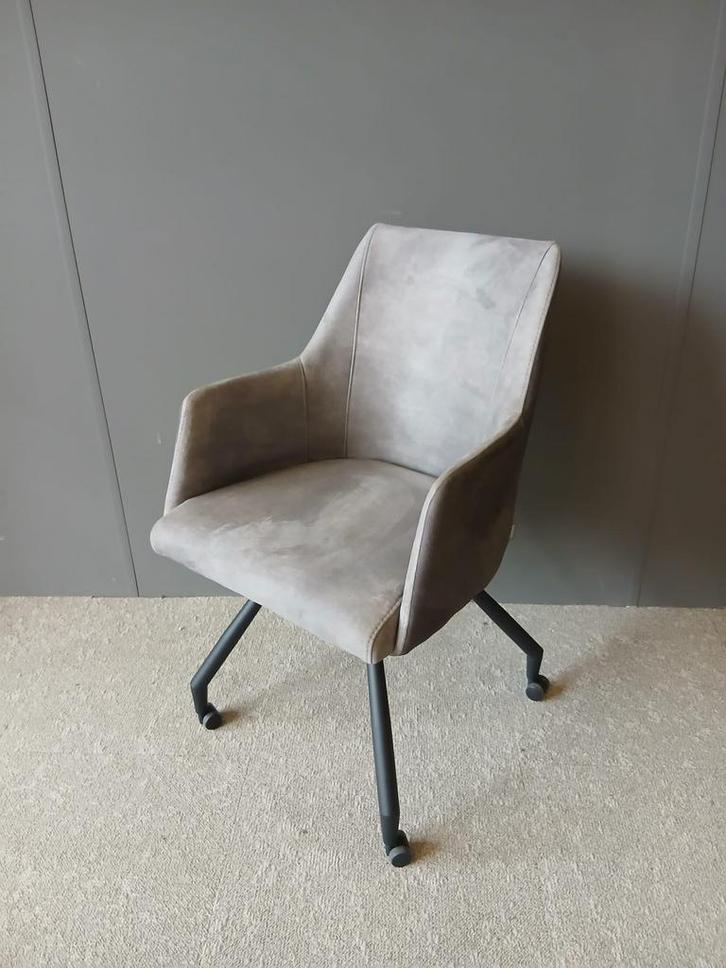 Koopzondag bij jenti’s met veel aanbiedingen, Huis en Inrichting, Stoelen, Nieuw, Vier, Ophalen