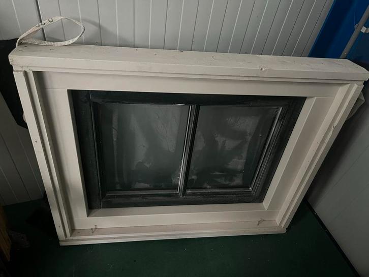 Nieuw Raamkozijn - Verkeerde Maat, Doe-het-zelf en Verbouw, Kozijnen en Schuifpuien, Nieuw, Raamkozijn, Hout, 75 tot 150 cm, Inclusief glas