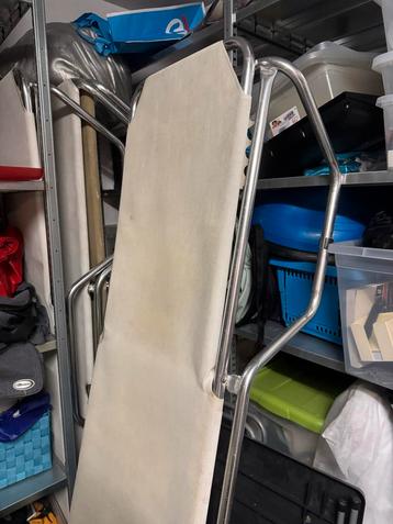 4 Zwembadbedjes - 2 zo goed als nieuw, 2 met vlekken beschikbaar voor biedingen