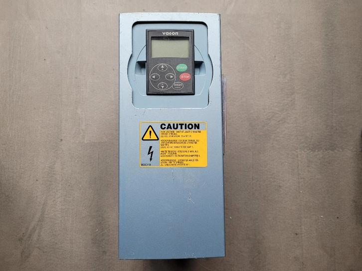 Vacon NXL frequentieregelaar 3kW/2,2kW 3~400V, Hobby en Vrije tijd, Elektronica-componenten, Gebruikt, Ophalen of Verzenden