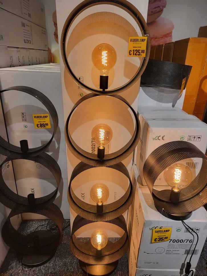 Mooie lampen met 50% korting!, Huis en Inrichting, Lampen | Vloerlampen, Nieuw, Minder dan 100 cm, Kunststof, Metaal, Ophalen of Verzenden