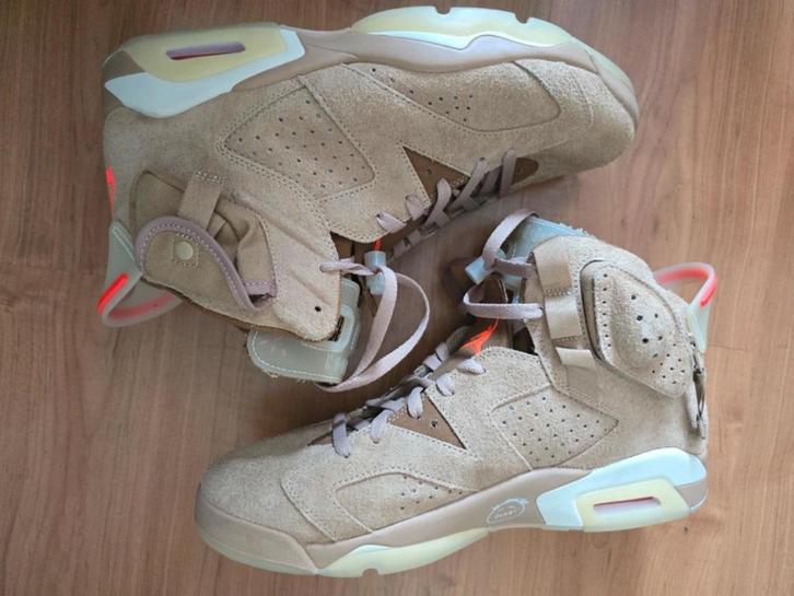 Travis Scott Jordan 6 - British Khaki maat 45.5, Kleding | Heren, Schoenen, Zo goed als nieuw, Sneakers of Gympen, Overige kleuren
