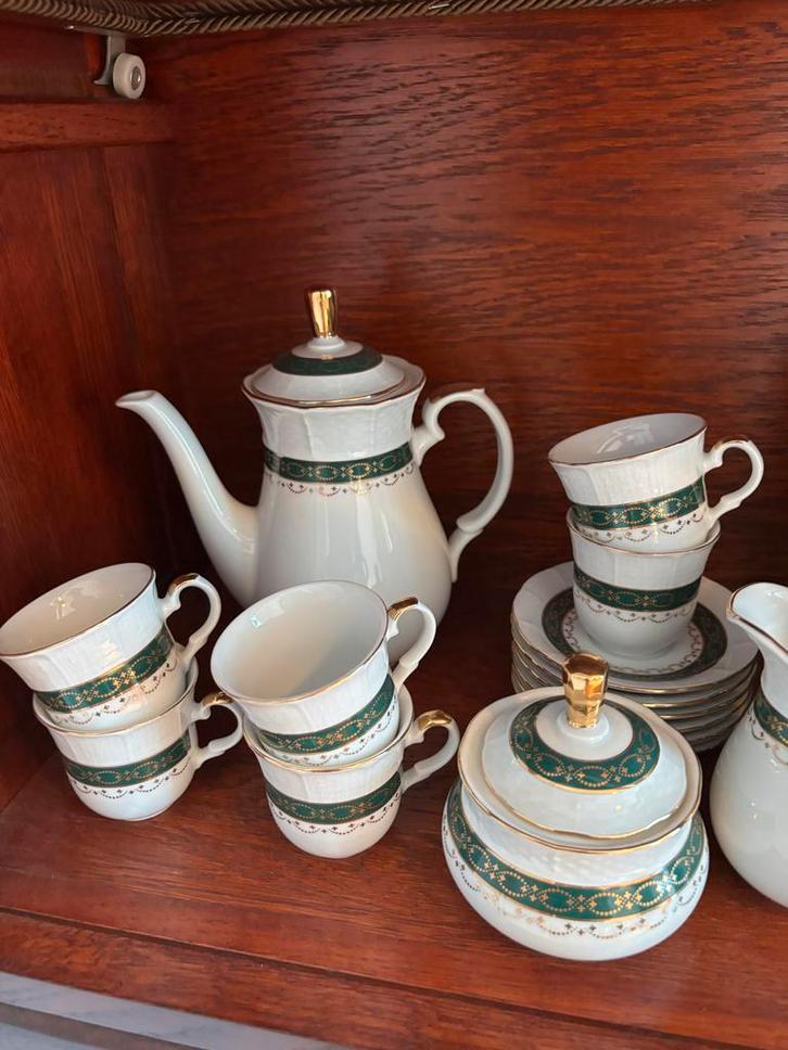 Elegant Theeservies met Groene Accenten, Antiek en Kunst, Antiek | Servies compleet, Ophalen of Verzenden
