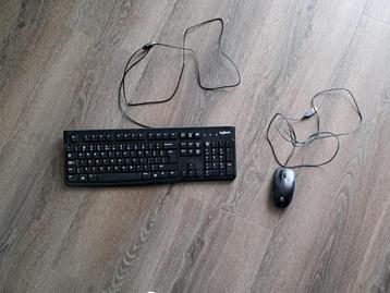 Toetsenbord en muis combinatie met draad - uitstekende staat beschikbaar voor biedingen