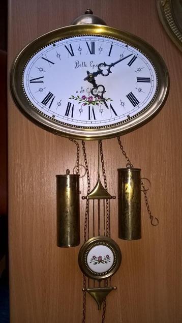 Belle Epoque Slingerklok / Wandklok beschikbaar voor biedingen
