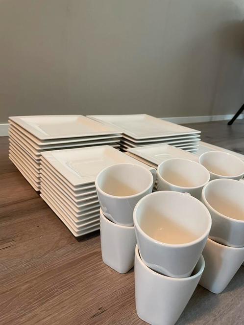 True life by Sam & Squito serviesset  wit voor 12 personen, Antiek en Kunst, Antiek | Keukenbenodigdheden, Ophalen