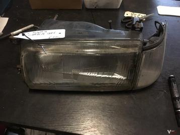 Toyota Carola 1986 Koplamp Links beschikbaar voor biedingen