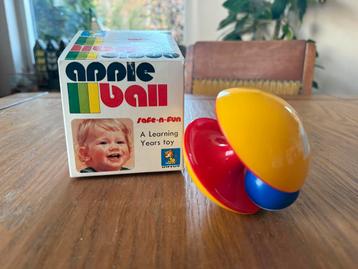 Ambi Toys UUToy Apple Ball E80 1975 beschikbaar voor biedingen