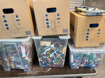 Lego heel veel lego (ca. 72 kilo) beschikbaar voor biedingen