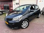 Toyota Yaris 1.3 VVT-i Dynamic |LUXE EDITIE| 1E EIG NIEUW AP, Auto's, Voorwielaandrijving, Euro 5, Stof, Gebruikt