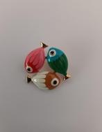 Goudkleurige broche 3 visjes roze blauw wit, Verzenden, Nieuw, Blauw, Overige materialen