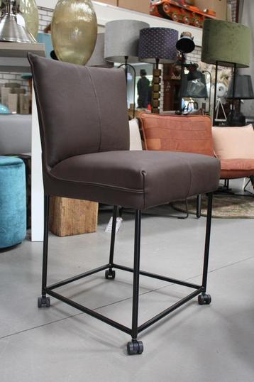 4 luxe barstoelen Forward Jess Design leer met wieltjes beschikbaar voor biedingen