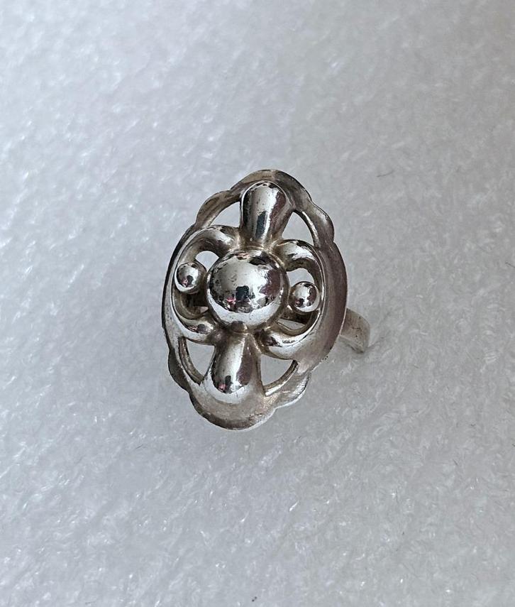 Maat 17,5 - Mooie ANTIEKE zilveren (835) DESIGN ring, Sieraden, Tassen en Uiterlijk, Ringen, Zo goed als nieuw, Dame, 17 tot 18