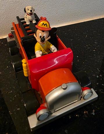 Vintage Mickey Mouse Brandweerauto beschikbaar voor biedingen