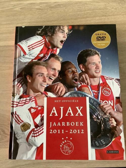 Het Officiele Ajax Jaarboek 2011/2012, Verzamelen, Sportartikelen en Voetbal, Zo goed als nieuw, Boek of Tijdschrift, Ajax, Ophalen of Verzenden