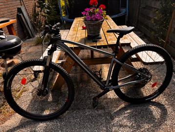 Te koop z.g.a.n. mountainbike beschikbaar voor biedingen