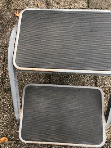 Opstap caravan beschikbaar voor biedingen