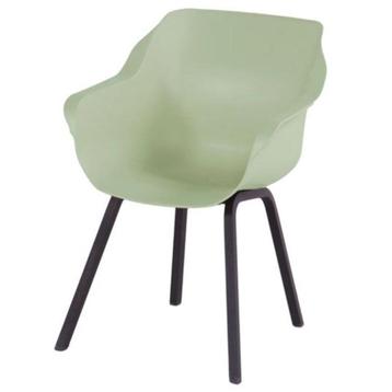 Verschillende Sophie tuinstoelen nu als showroomaanbieding beschikbaar voor biedingen