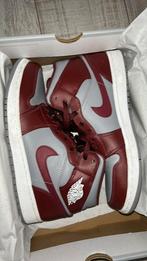 Nike air jordan cherrywoodred, Ophalen, Zo goed als nieuw