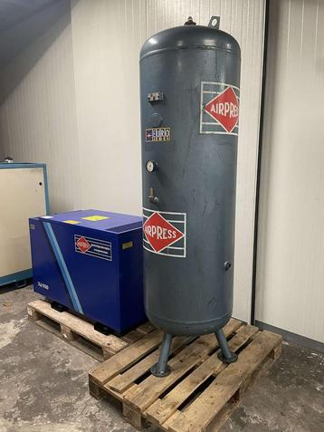 Airpress XA900 compressor met 500L tank beschikbaar voor biedingen