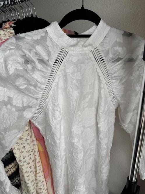 Lipsy London witte getextureerde korte gelegenheids jurk, Kleding | Dames, Jurken, Zo goed als nieuw, Maat 38/40 (M), Wit, Boven de knie