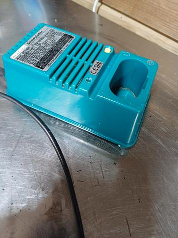 Makita Snellader DC7100 - Acculader beschikbaar voor biedingen