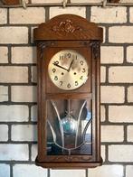 Antieke Wandklok met Slinger, Antiek en Kunst, Antiek | Klokken, Ophalen of Verzenden