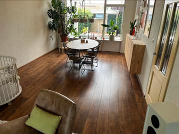 Kliklaminaat donkere kersenhout kleur beschikbaar voor biedingen
