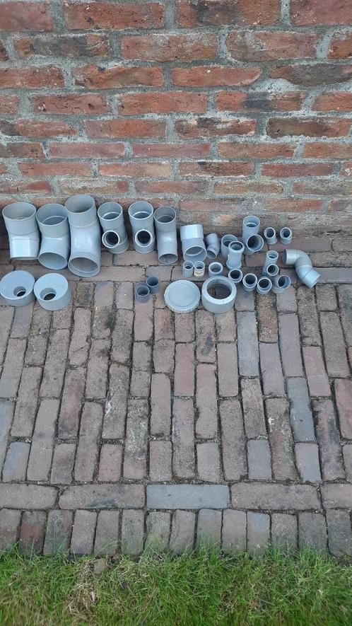 PVC hulpstukken  riolering, Doe-het-zelf en Verbouw, Buizen en Afvoer, Zo goed als nieuw, Bochten, Pvc, Minder dan 2 meter, 80 mm of meer