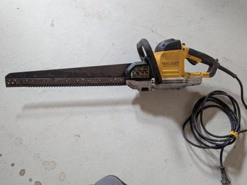 DeWalt Alligator zaag (DWE398-QS) beschikbaar voor biedingen
