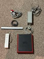 Nintendo Wii mini (Rood) - met controller, Spelcomputers en Games, Spelcomputers | Nintendo Wii, :, Z, Ophalen of Verzenden, Zo goed als nieuw