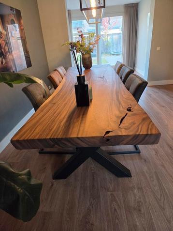 Massieve Suar houten eettafel – 320 x 100 cm beschikbaar voor biedingen