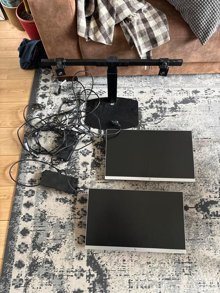 Thuiswerk Setup: 2 HP Schermen, Docking Station & Beugel, Computers en Software, Monitoren, Gebruikt, 60 Hz of minder, DisplayPort