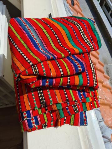 Wollen bedsprei of plaid met felle kleuren uit Joegoslavie beschikbaar voor biedingen