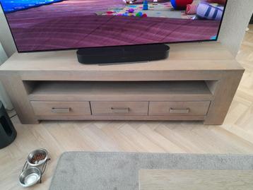 Tv meubel beschikbaar voor biedingen