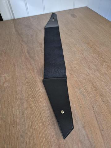 Zwarte elastische damesriem beschikbaar voor biedingen