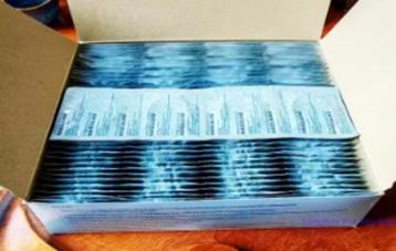 Doos met 144 stuks condooms met glijmiddel  beschikbaar voor biedingen