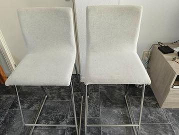 2 Mooie Barstoelen - Zo Goed Als Nieuw beschikbaar voor biedingen