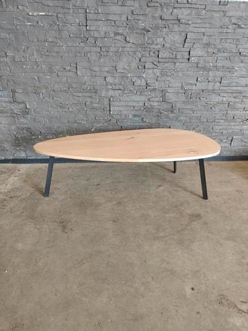 Kiezelvorm salontafel 120*60. Maatwerk mogelijk  beschikbaar voor biedingen