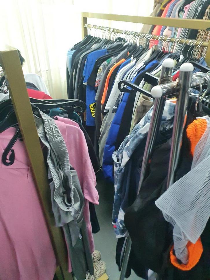 Partij pakket restpartij heren merkkleding design merken mix, Kleding | Heren, Heren-kledingpakketten, Zo goed als nieuw, Overige maten