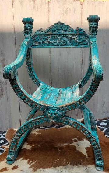 Shabby/Beachlook/Houtsnijwerk/Kasteelstoel beschikbaar voor biedingen