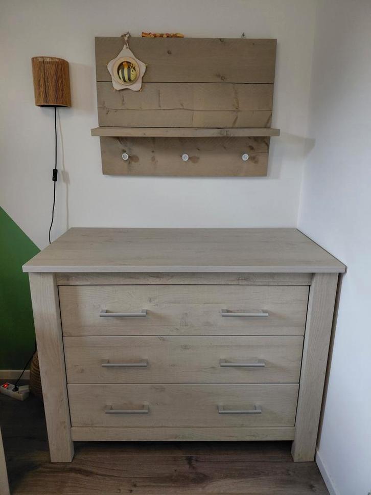 Complete Babykamer Set - Commode, kast, ledikant, Kinderen en Baby's, Kinderkamer | Commodes en Kasten, Gebruikt, Commode, 90 tot 105 cm