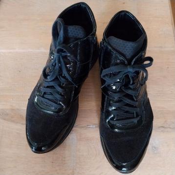 Durea sneakers, maat 42 K, zwart-lak met suede beschikbaar voor biedingen