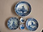 Vintage Delfts blauw 3 borden en 2 asbakken made in Holland., Ophalen