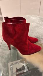 Suede laarzen rood, Lage of Enkellaarzen, Nieuw, Ophalen of Verzenden, Rood