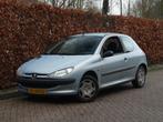Peugeot 206 1.4 XR Stuurbkr. elek. ramen Apk 11-26, Auto's, Peugeot, Voorwielaandrijving, 31 €/maand, 4 cilinders, Origineel Nederlands