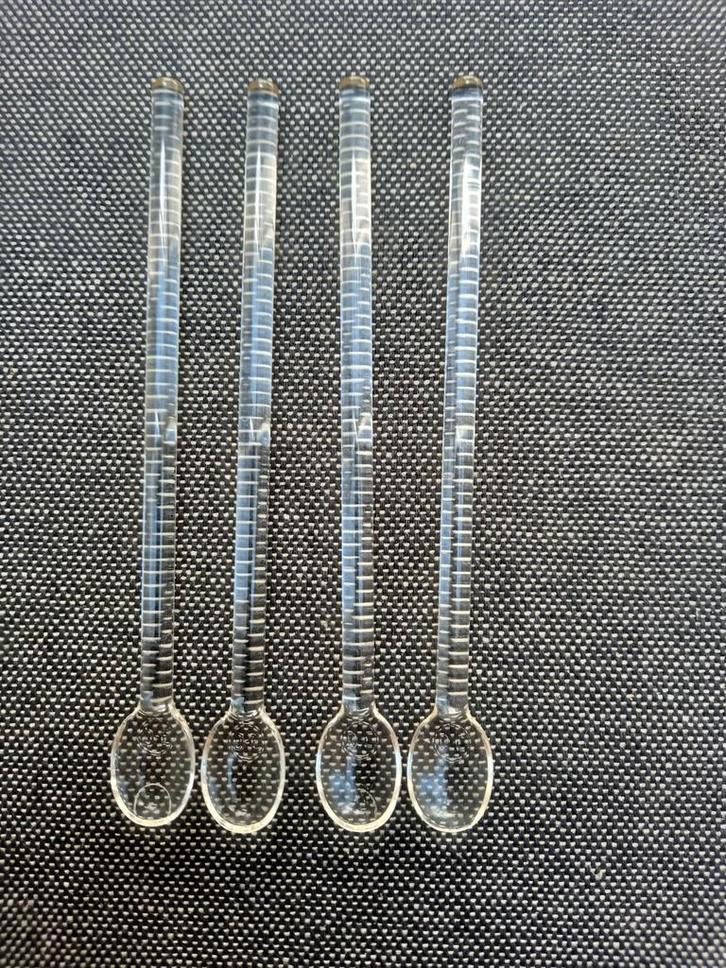 4 DE roerstaafjes en 4 porcelijnen jam en compote lepels., Huis en Inrichting, Keuken | Bestek, Gebruikt, Los bestek, Overige materialen