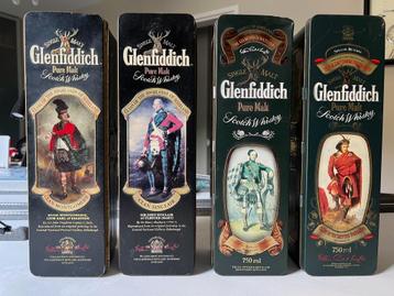 Whiskey blikken (vintage) beschikbaar voor biedingen