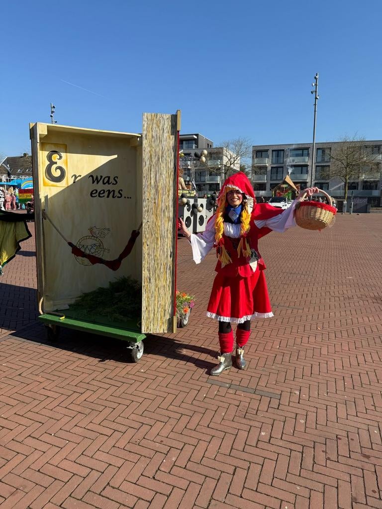 Onderstellen met wielen sprookjesboek, Ophalen, Carnaval
